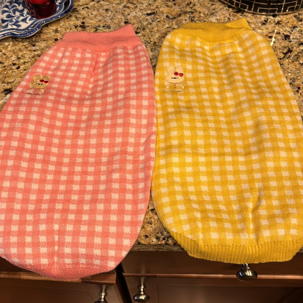 2-PETCIRCLE Yellow & Pink Dog Checked SWEATERS NWT sz L Beautiful for your baby
